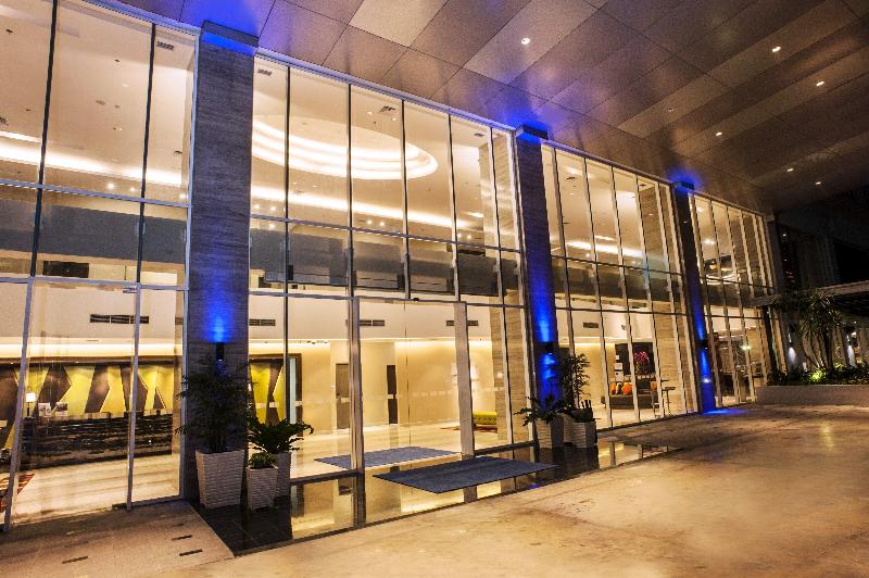 בית מלון כפרי Holiday Inn Express Surabaya Centerpoint, An Ihg