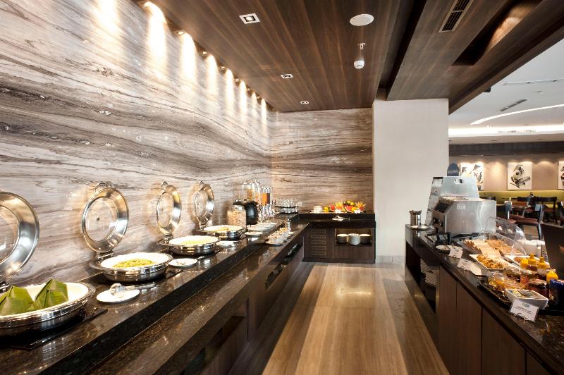 בית מלון כפרי Holiday Inn Express Surabaya Centerpoint, An Ihg