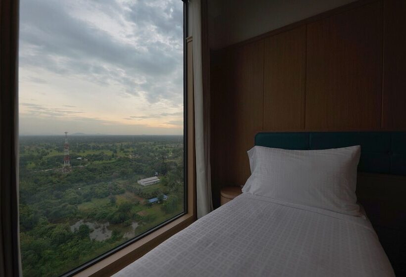 호텔 Holiday Palace