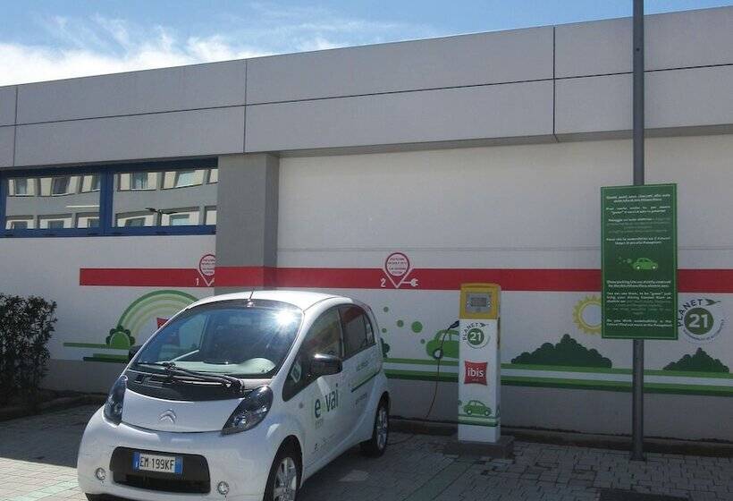 בית מלון כפרי Ibis Milano Fiera