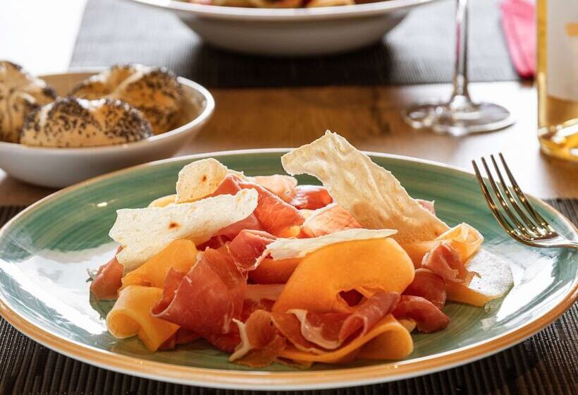 בית מלון כפרי Ibis Milano Fiera