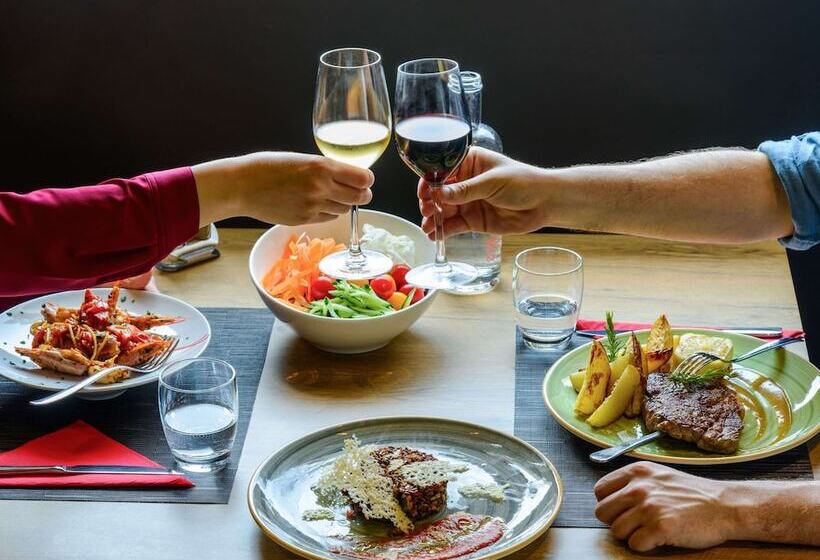 בית מלון כפרי Ibis Milano Fiera