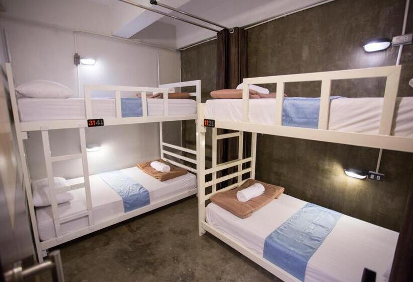 Отель Zz Hostel Chiang Mai
