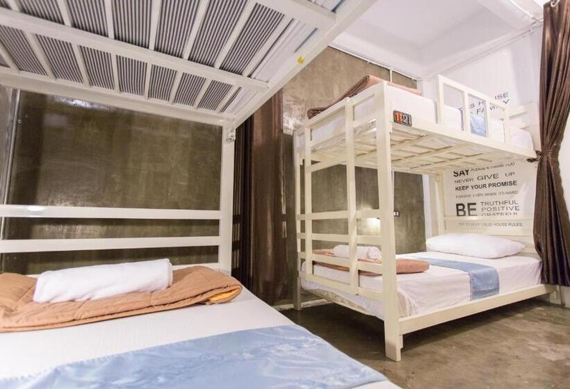 Отель Zz Hostel Chiang Mai