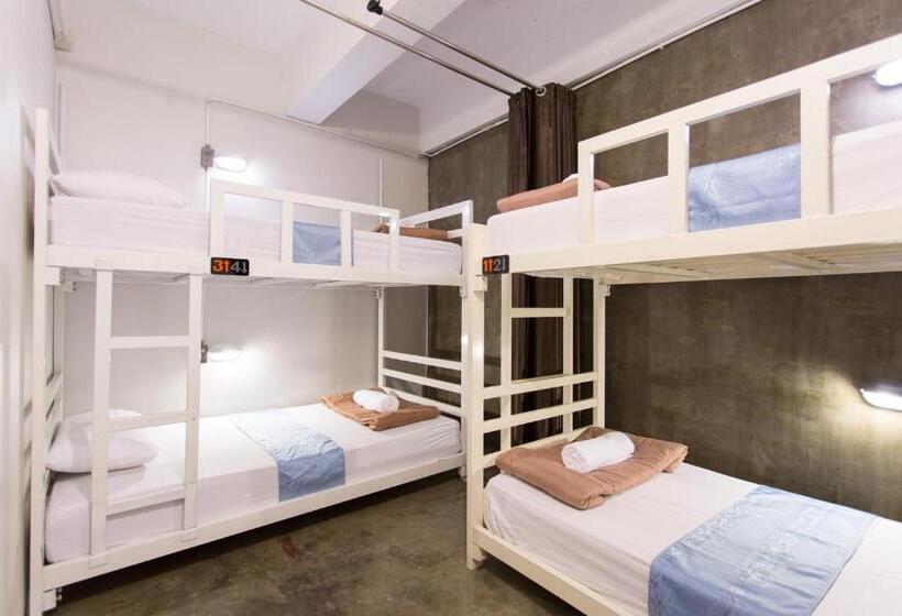 Отель Zz Hostel Chiang Mai