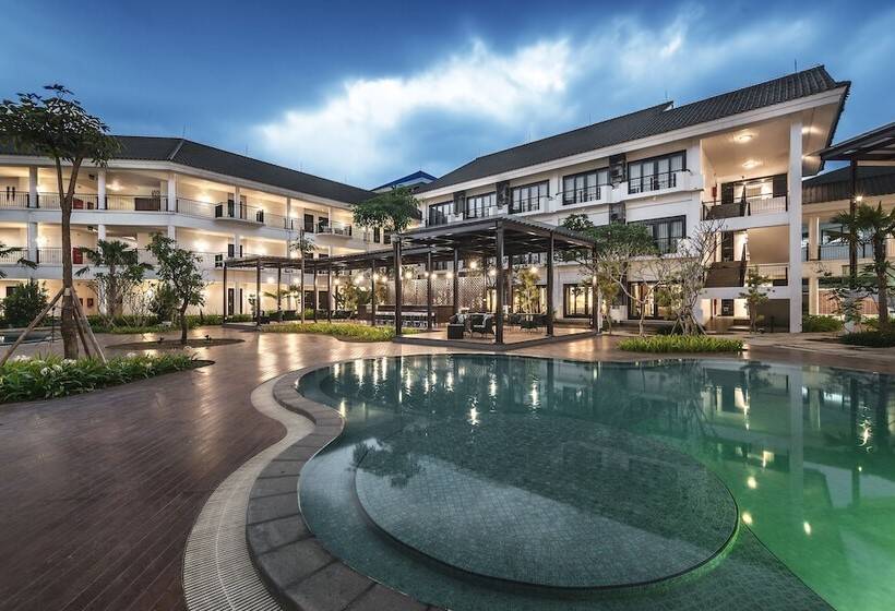 בית מלון כפרי Lido Lake Resort By Mnc