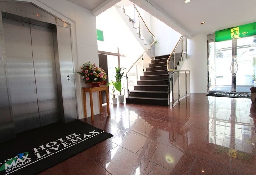 فندق Livemax Budget Utsunomiya