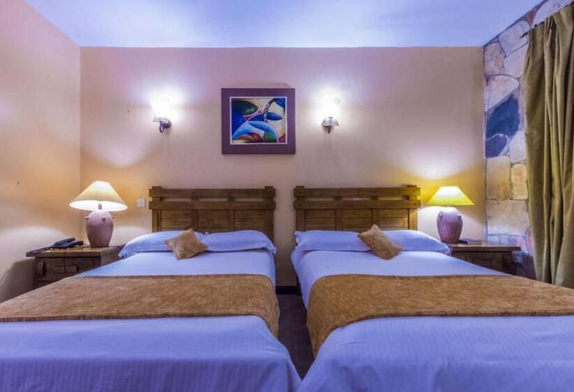 هتل Mountains Of The Moon