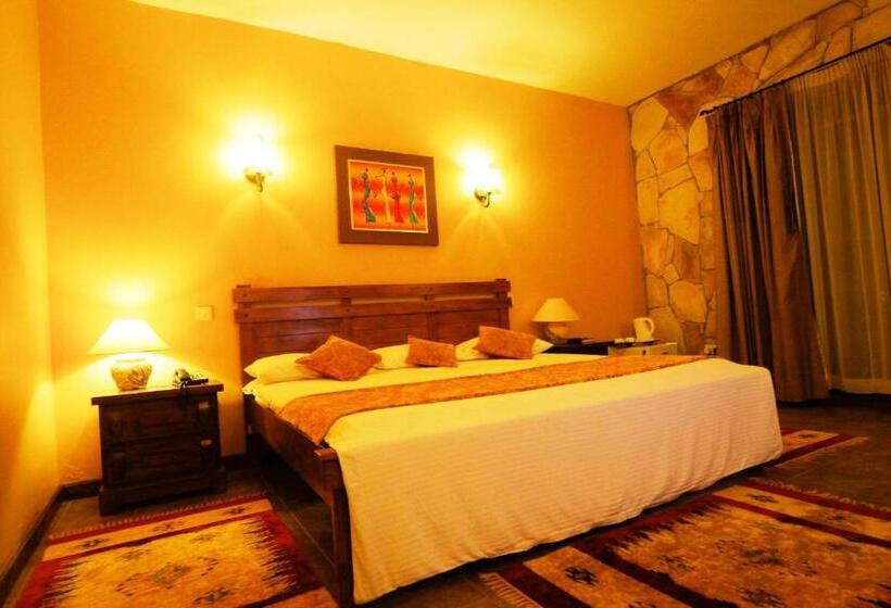 هتل Mountains Of The Moon