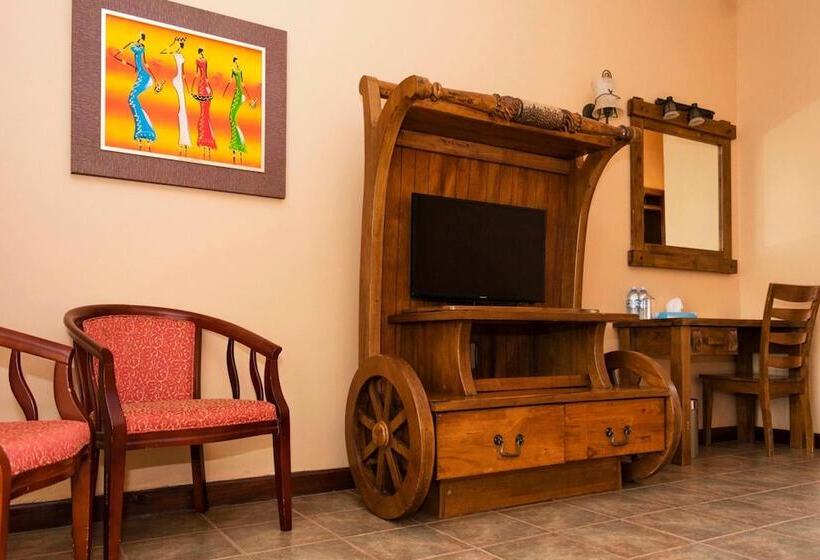 هتل Mountains Of The Moon