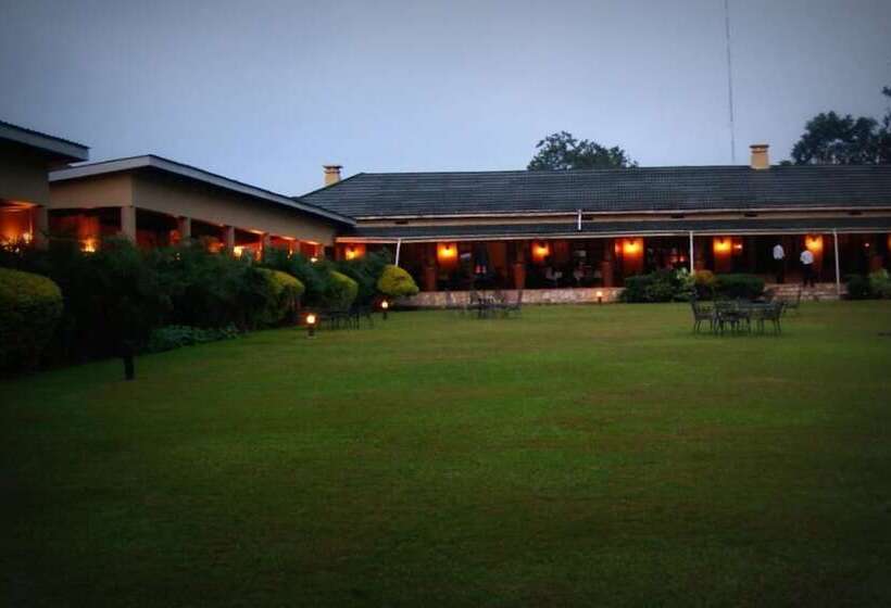 هتل Mountains Of The Moon