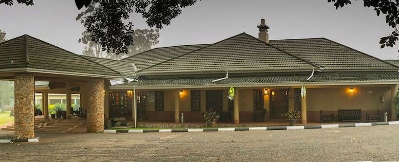 هتل Mountains Of The Moon