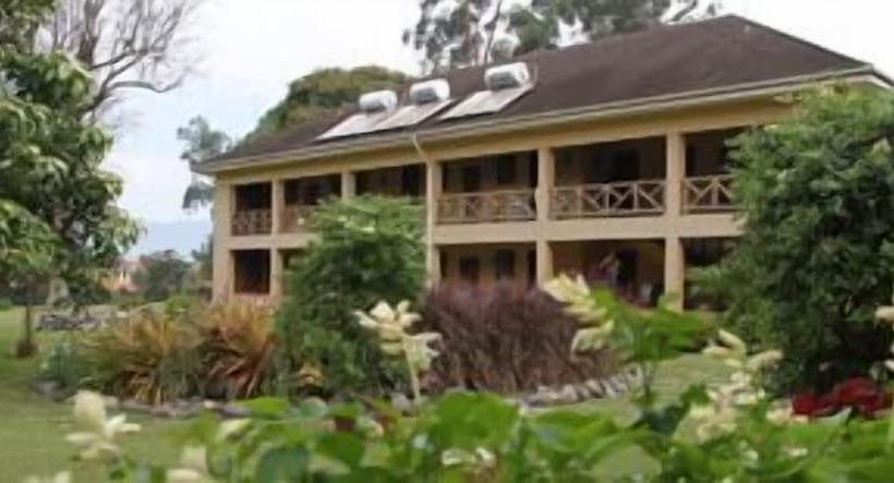 هتل Mountains Of The Moon