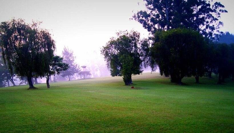 هتل Mountains Of The Moon