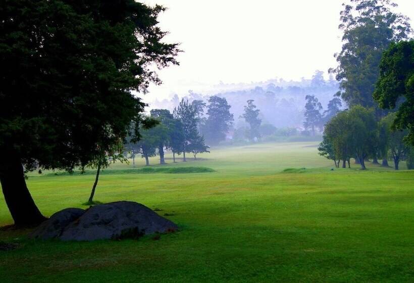 هتل Mountains Of The Moon