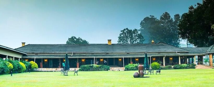 هتل Mountains Of The Moon