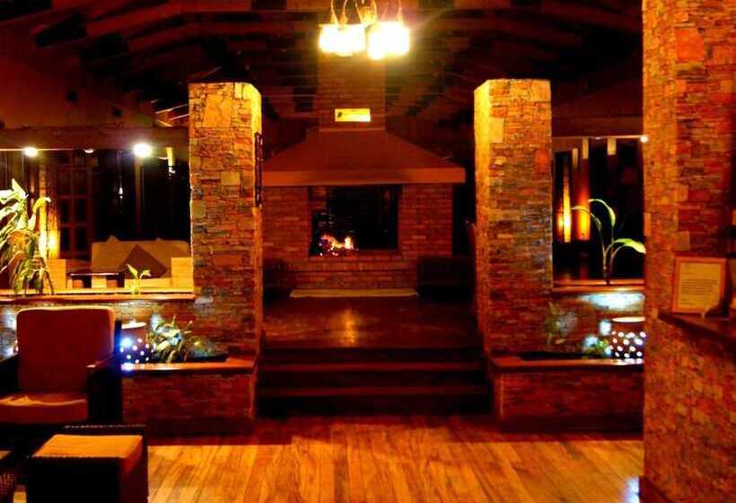 هتل Mountains Of The Moon