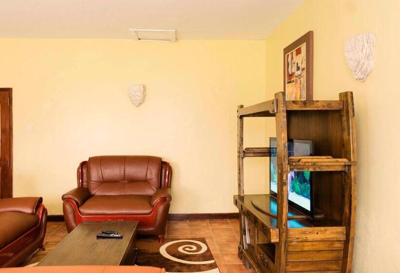 هتل Mountains Of The Moon