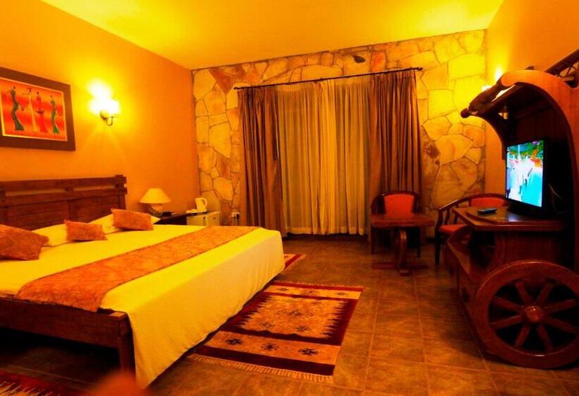 هتل Mountains Of The Moon