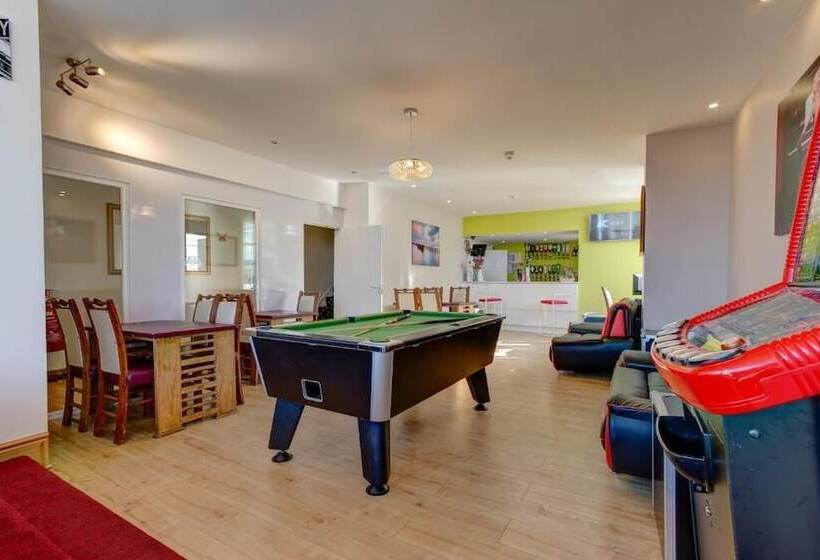 Отель New Promenade