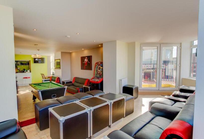 Отель New Promenade