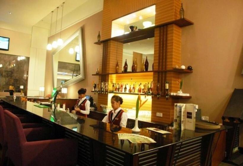 酒店 Nilai Springs Resort