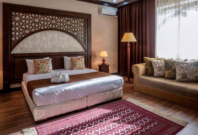 فندق Orient Star