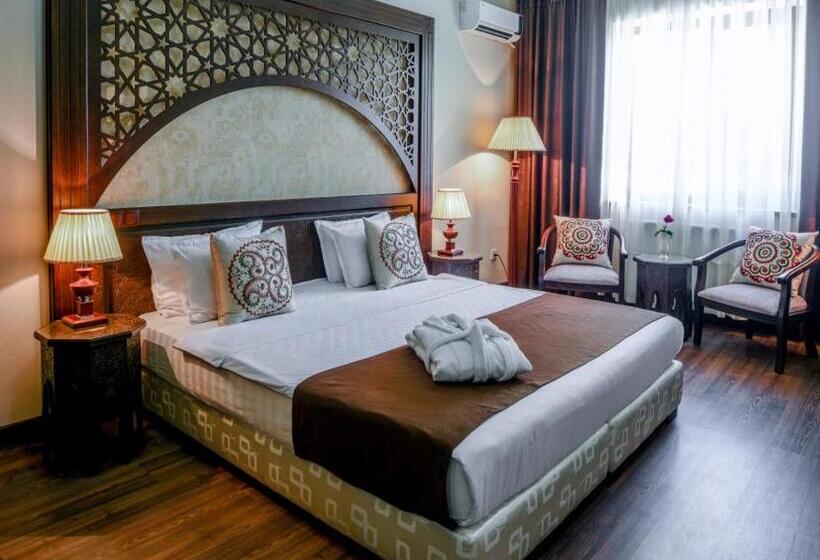 فندق Orient Star