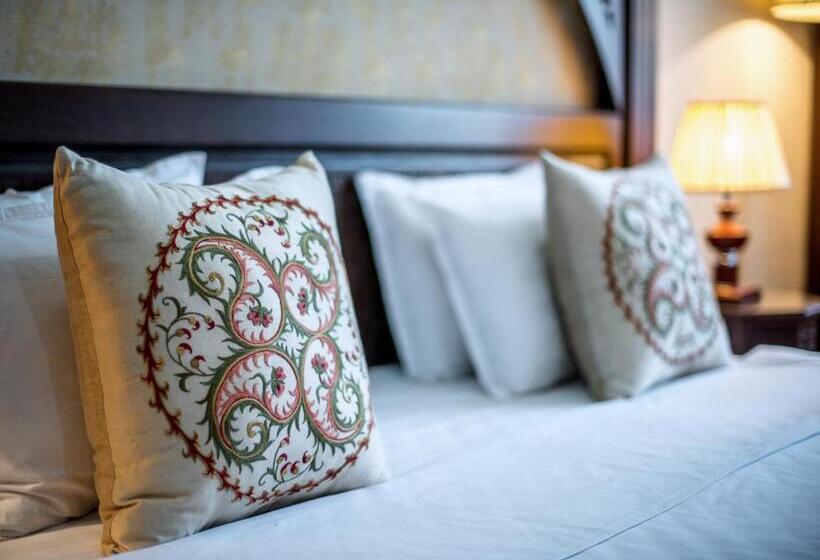 فندق Orient Star