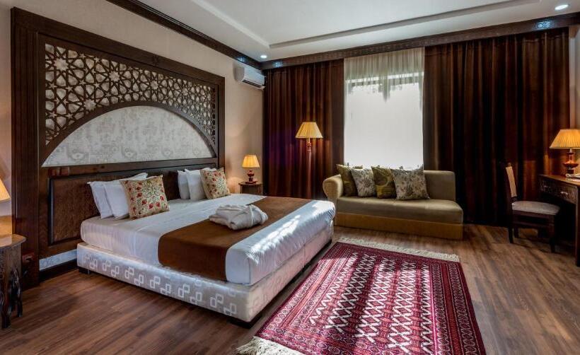 فندق Orient Star