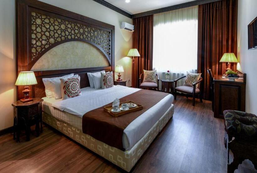 فندق Orient Star