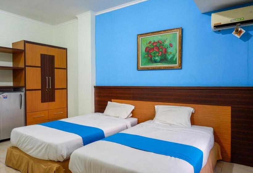 호텔 Pineapple Mansion Solo Mitra Reddoorz Near Rs Jih Solo