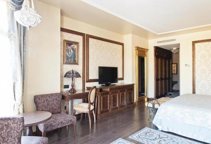 ホテル Mansion de Lucy Includes Portaventura Park & Ferrari Land Tickets