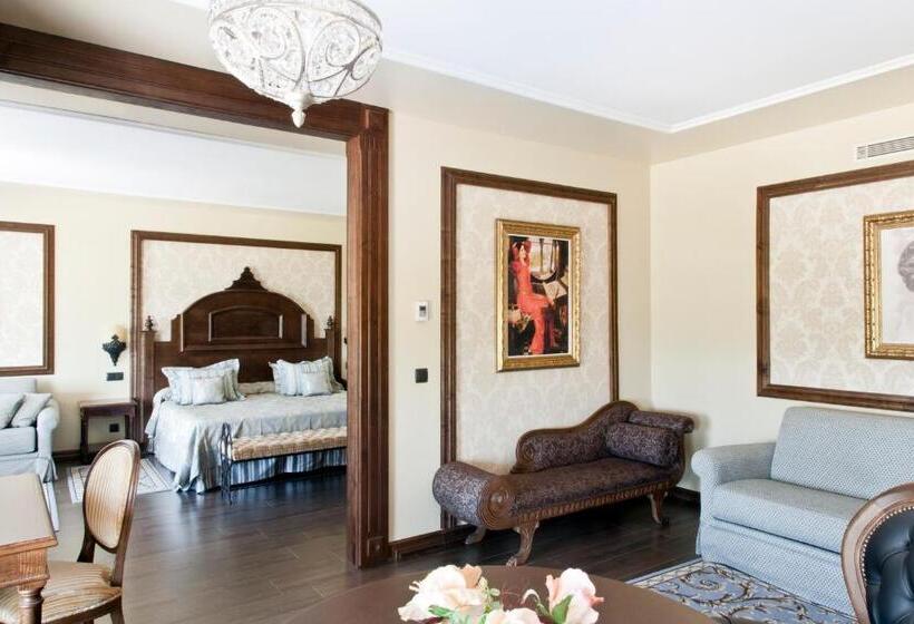 ホテル Mansion de Lucy  Includes Portaventura Park & Ferrari Land Tickets