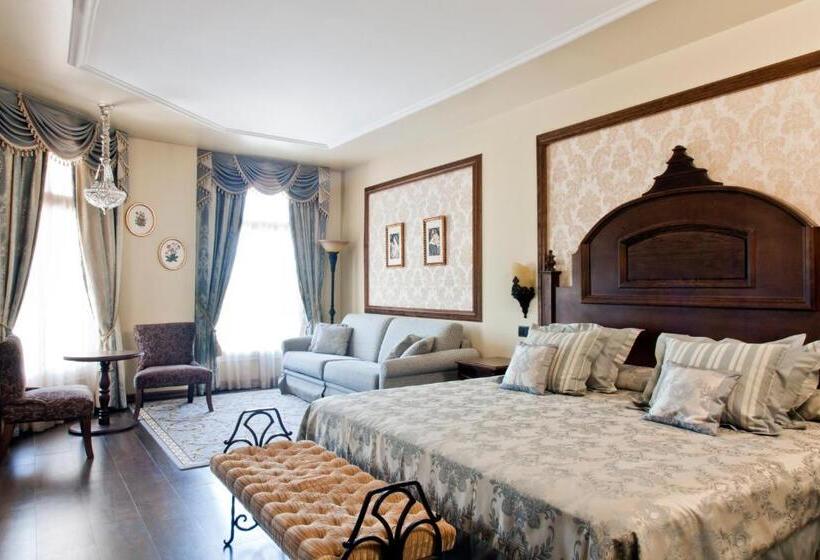 ホテル Mansion de Lucy  Includes Portaventura Park & Ferrari Land Tickets