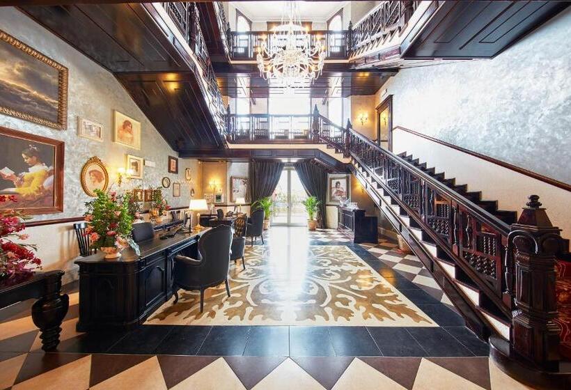 ホテル Mansion de Lucy Includes Portaventura Park & Ferrari Land Tickets