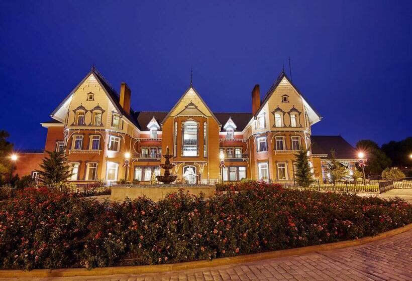 هتل Mansion de Lucy  Includes Portaventura Park & Ferrari Land Tickets