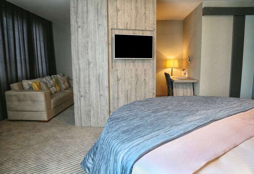 هتل Ramada By Wyndham Mersin