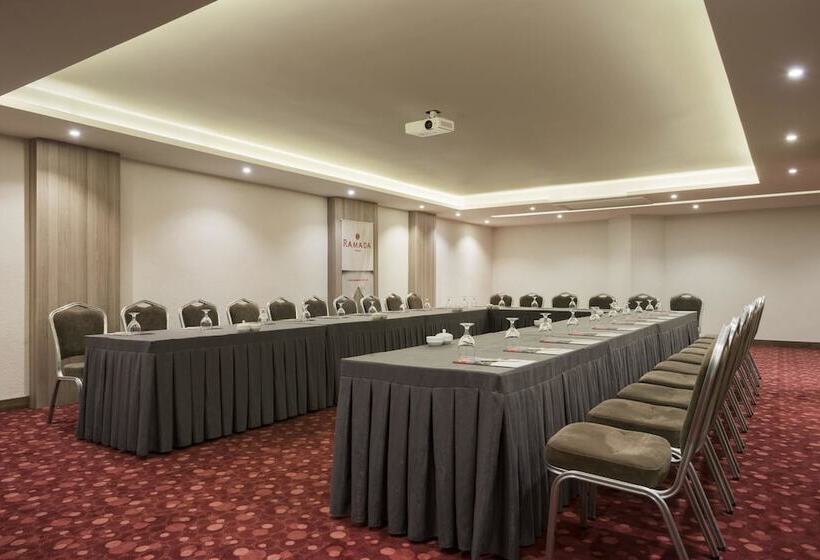 酒店 Ramada By Wyndham Mersin