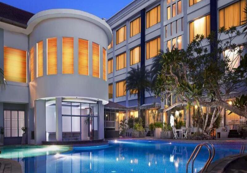 Отель Rattan Inn Banjarmasin