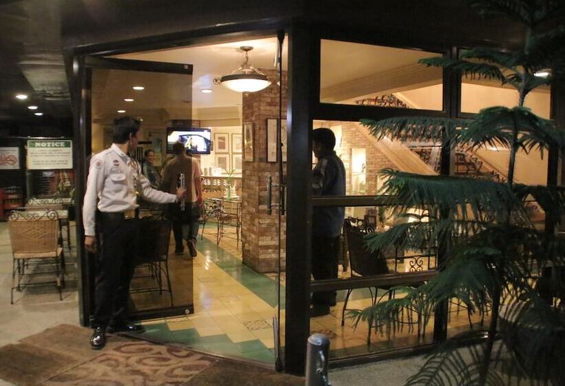 هتل Roxas President S Inn