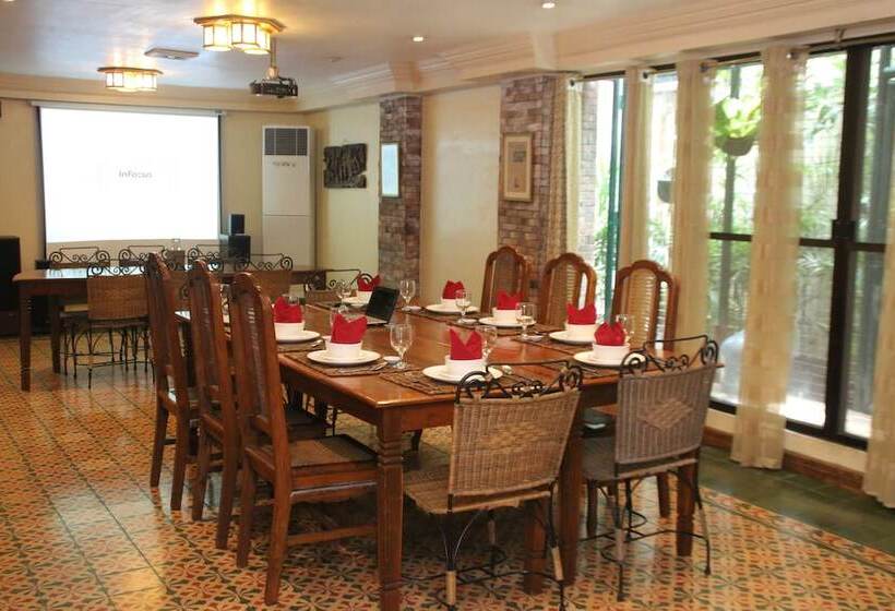 فندق Roxas President S Inn