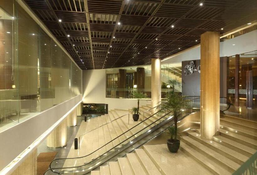 Отель Santika Premiere Bintaro