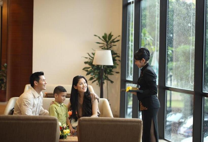 Отель Santika Premiere Bintaro