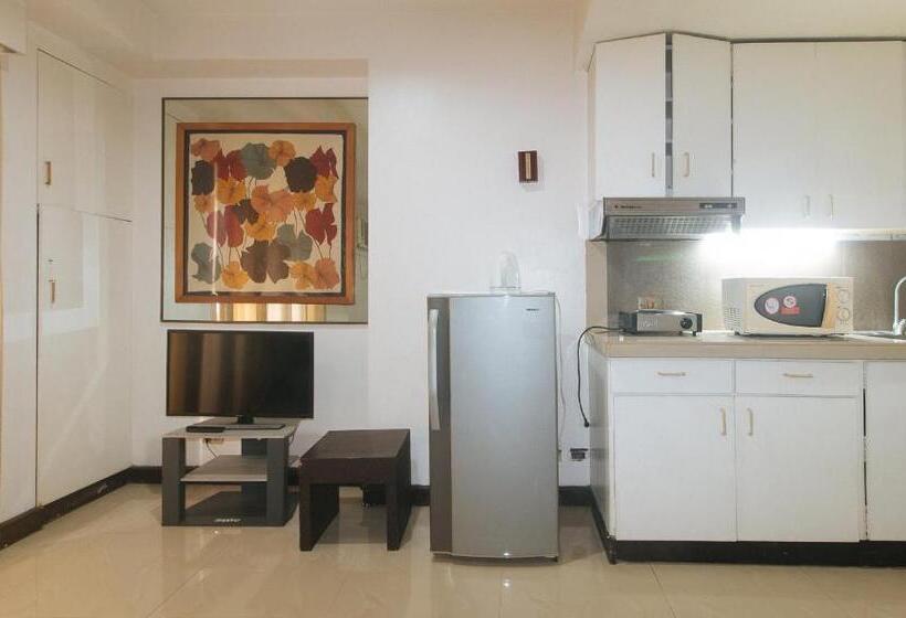 בית מלון כפרי Sunette Tower Makati