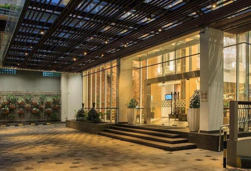 호텔 The 1o1 Yogyakarta Tugu