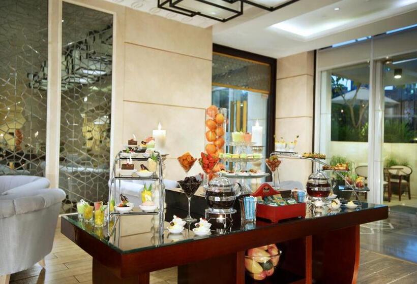 호텔 The Grove Suites By Grand Aston