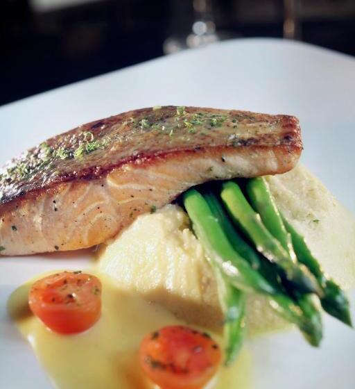 호텔 The Grove Suites By Grand Aston