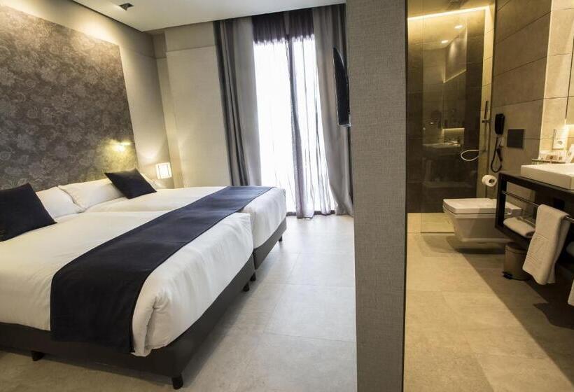 Отель Vincci Mercat