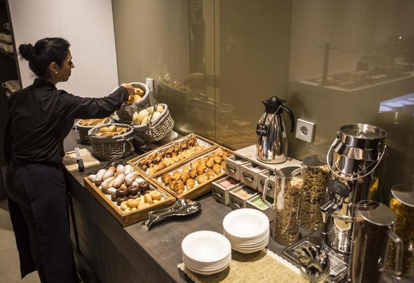 Отель Vincci Mercat